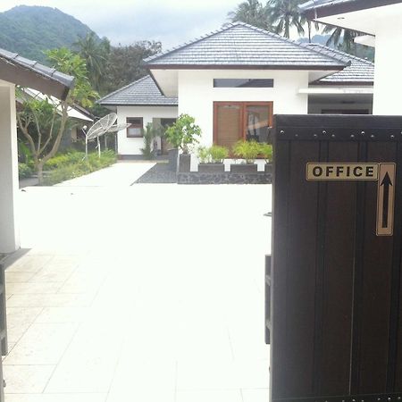 Dream Estate Resort Senggigi Exterior foto